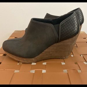 Used 8.5 M Dr. Scholl’s black wedge bootie Harlow